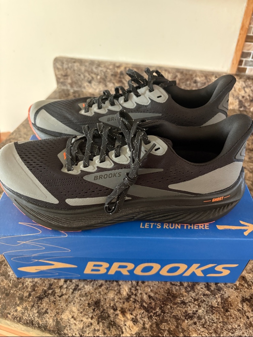 Brooks Ghost 17 Women’s Running Shoes - Black & Gray new never worn